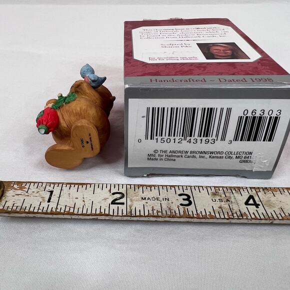 Vintage 1998 Hallmark Keepsake Ornament Forever Friends Bear Christmas Decor - Picture 5 of 7